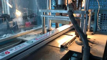 白色UPVC窓プロファイル